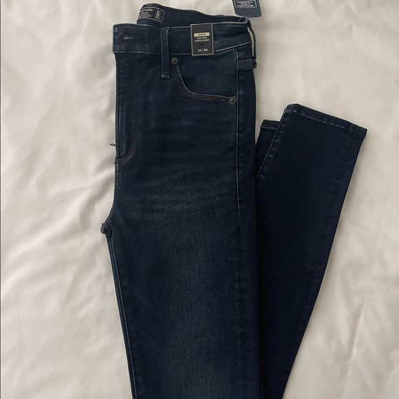 Abercrombie High Rise Super Skinny Simone Jeans - Picture 2 of 5